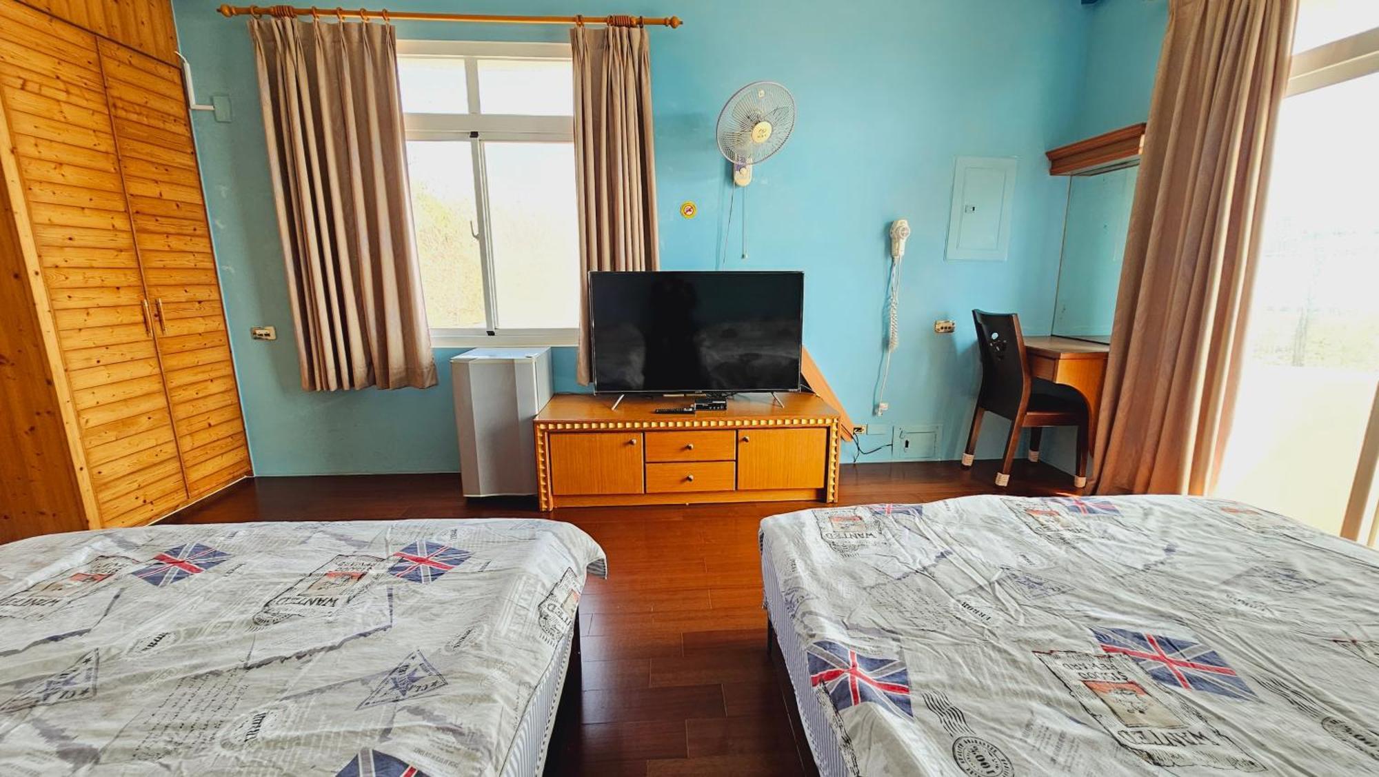 Sea Front Homestay Манонг Екстериор снимка