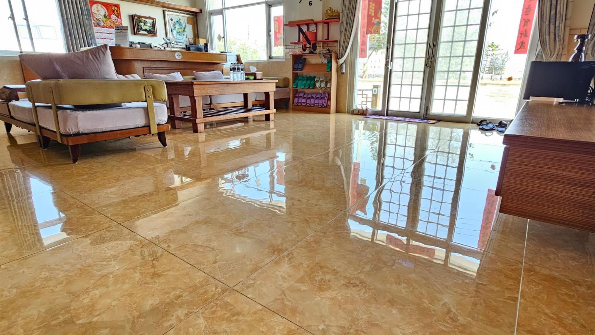 Sea Front Homestay Манонг Екстериор снимка