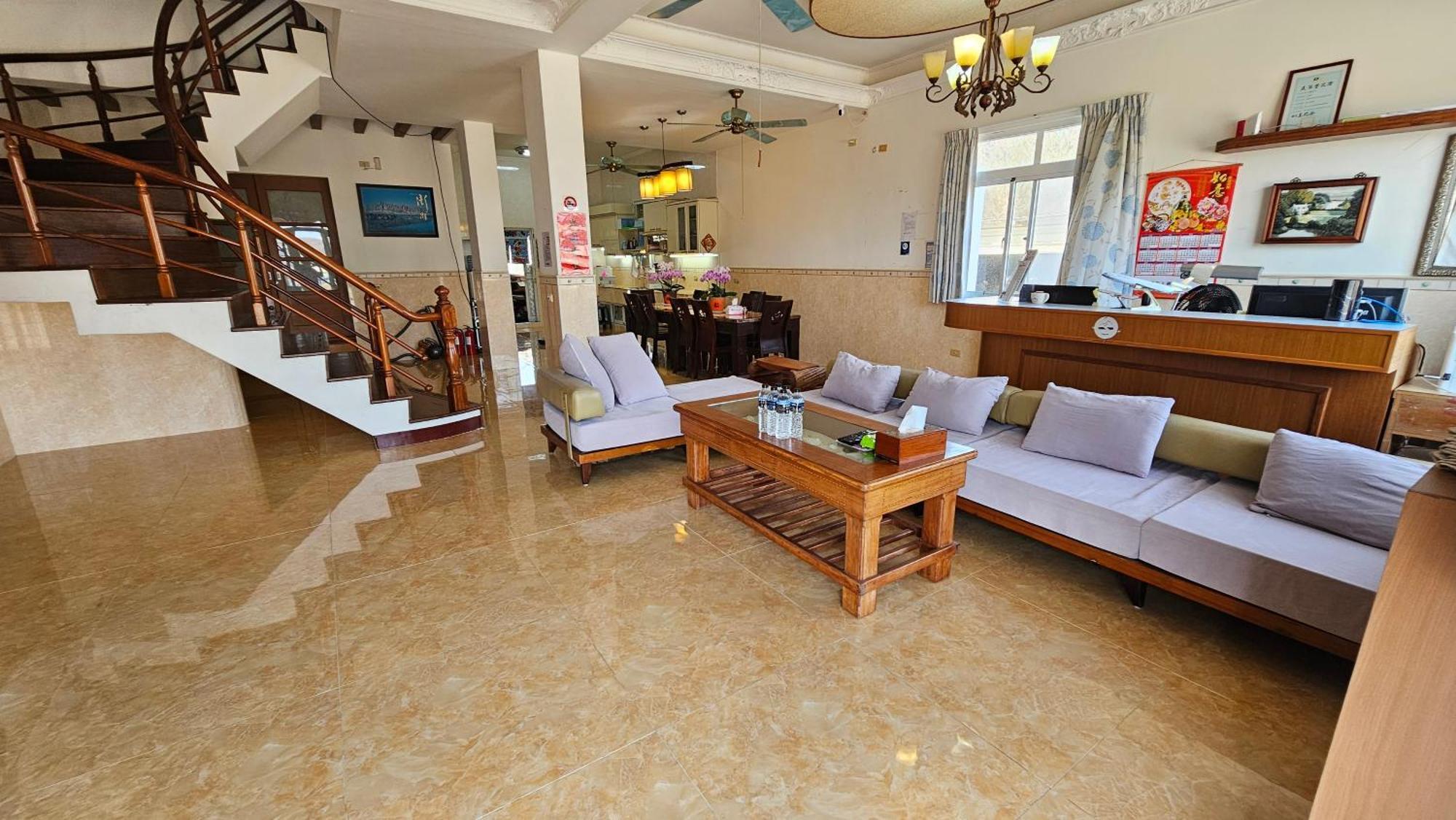 Sea Front Homestay Манонг Екстериор снимка